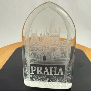 PRAHA Engraved Art Bohemian Crystal Czech Glass Paperweight Charles Bridge Signe
